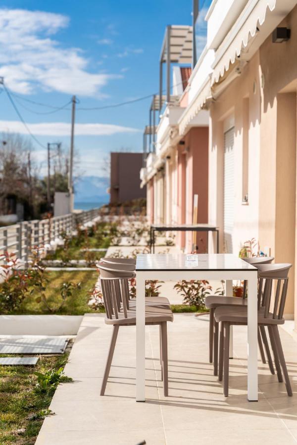 Appartement Dionysos Residential Complex à Ofrínion Extérieur photo